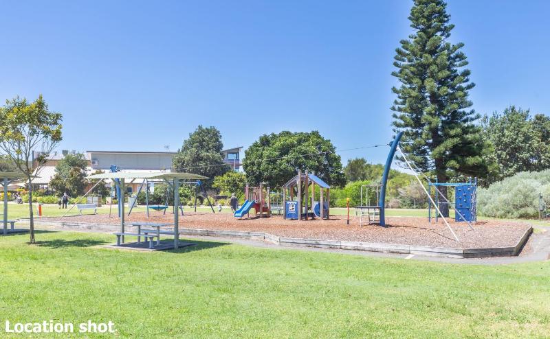 Stone's Throw To The Beach 2 92 Rocky Point Road - image 10