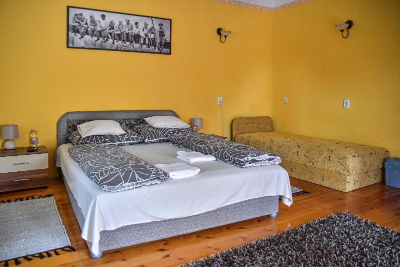 Deluxe Apartment image 2