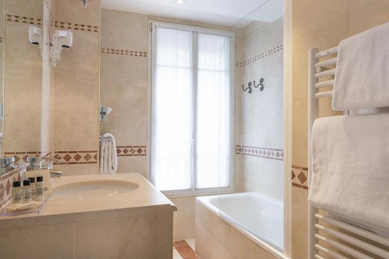 Superior Double Room image 2
