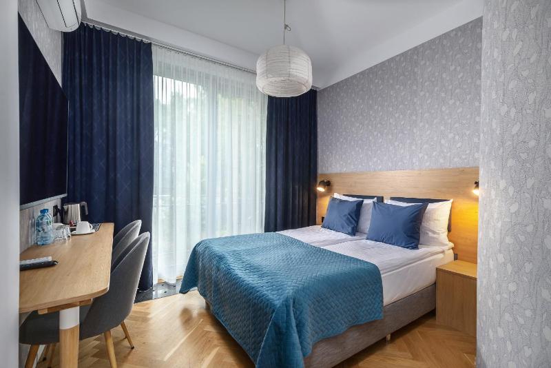 Double Room image 1