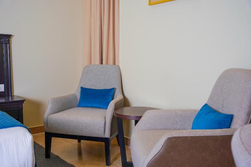 Standard Twin Room image 2