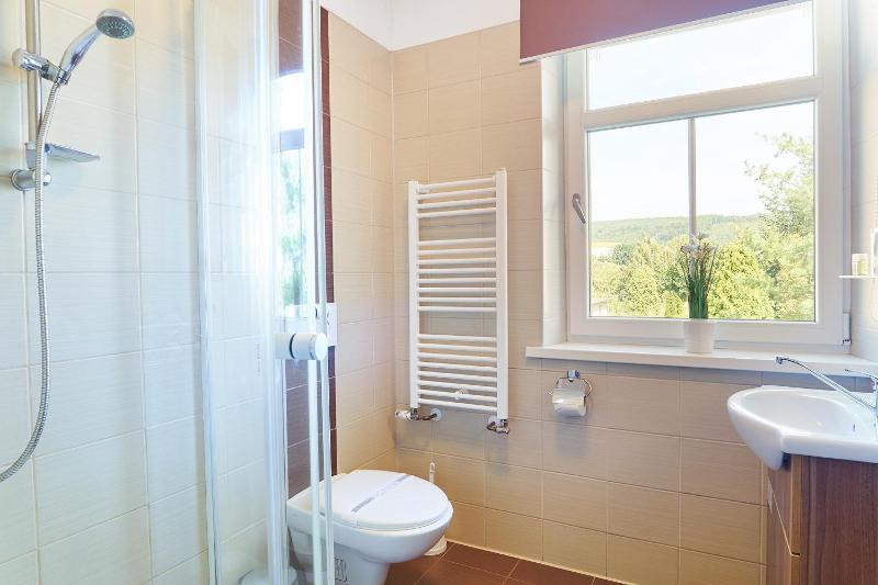 Standard Twin Room image 4