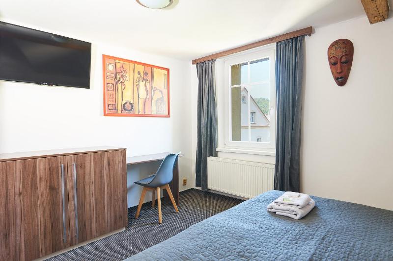 Standard Double Room image 3