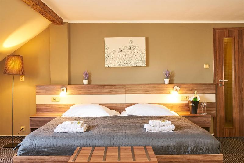 Deluxe Triple Room with AC image 3