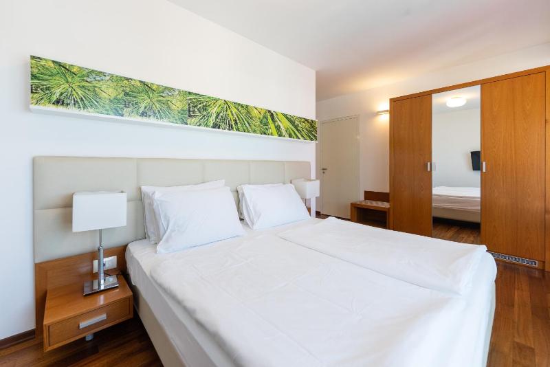 Standard Double Room image 3