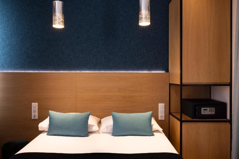 Superior Double Room image 1