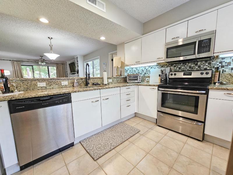 8C West Hyde Park villa - image 22