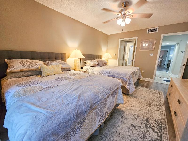 8C West Hyde Park villa - image 32