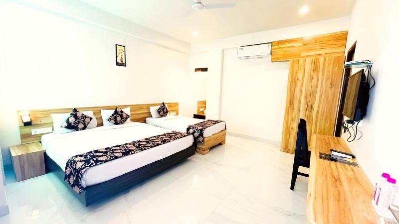 Luxury Triple Room image 2