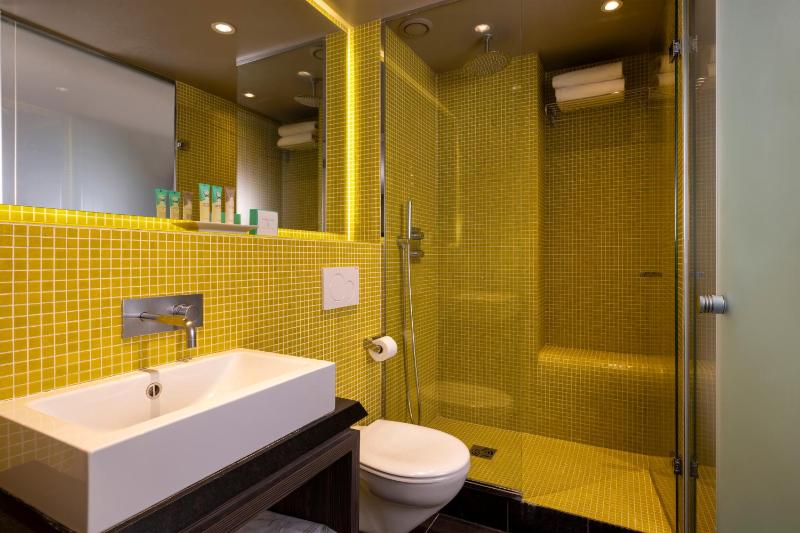 Double Room image 1