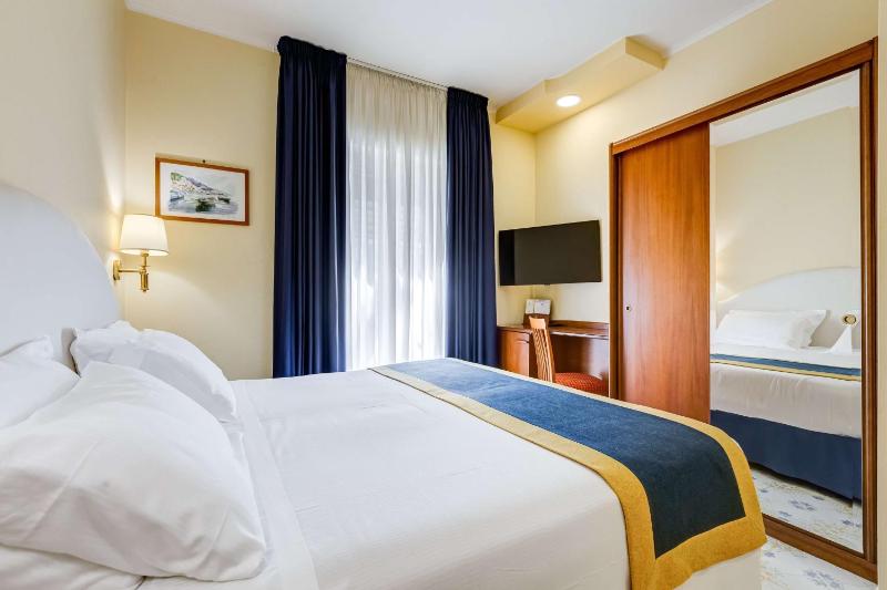 Economy Room image 1