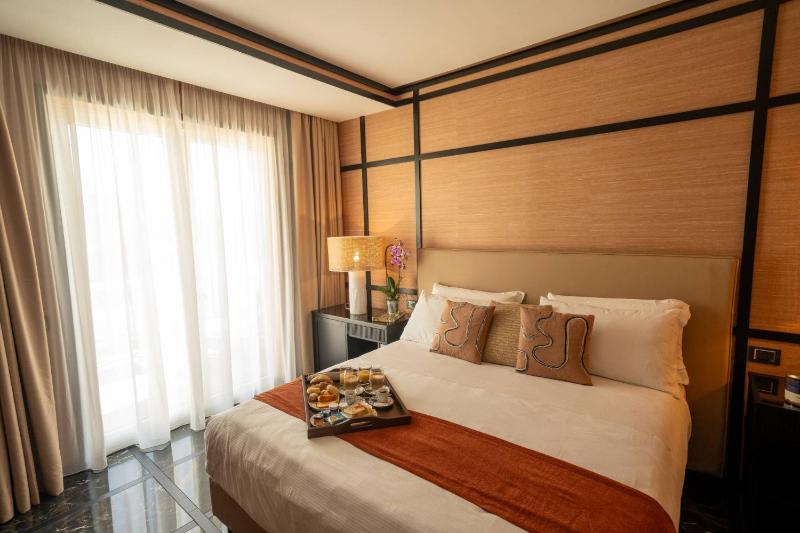 Executive Suite image 1