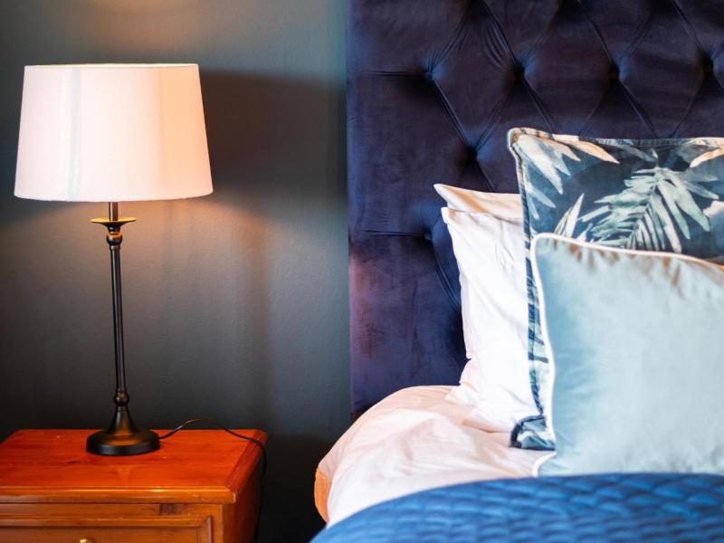 Comfort King Room image 2