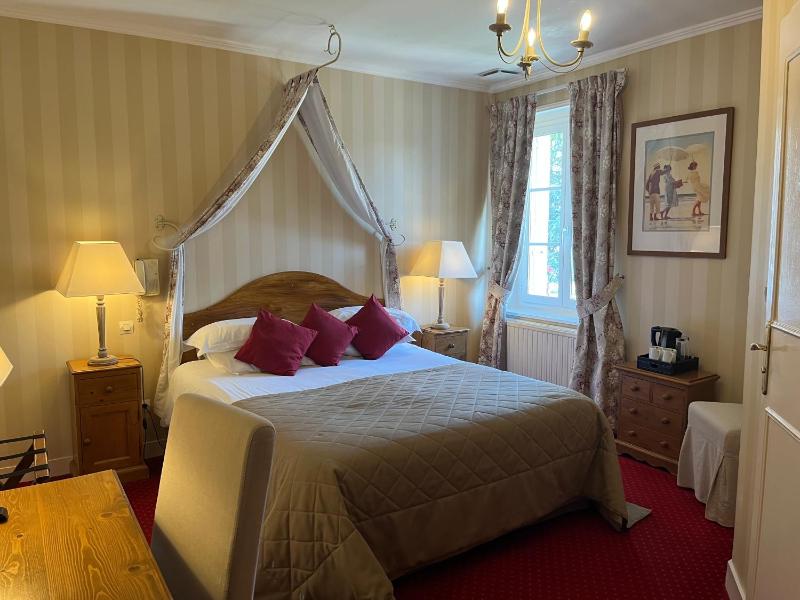 Traditional Double Room image 1