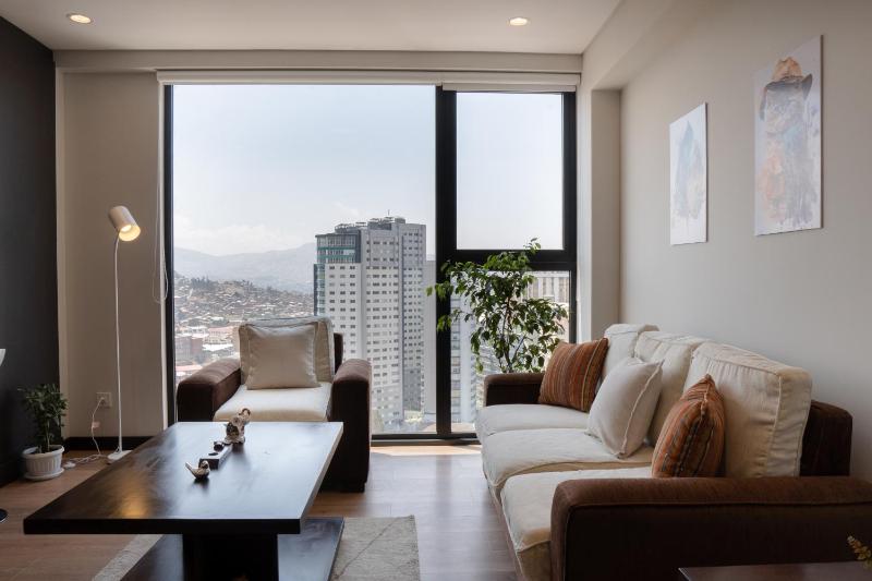 Sky Suites - City Center First Class Apartment - image 11