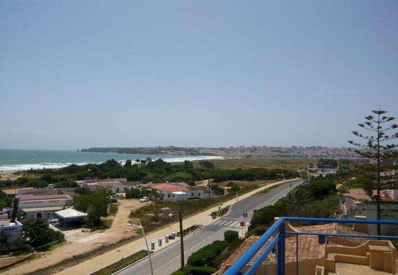 LGS65T2 Luxuoso T2 frente praia em condominio - image 19