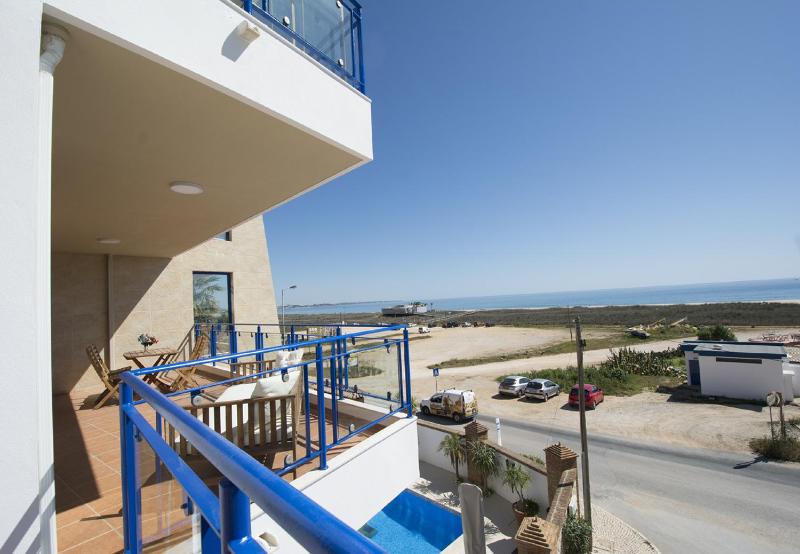 LGS65T2 Luxuoso T2 frente praia em condominio - image 5
