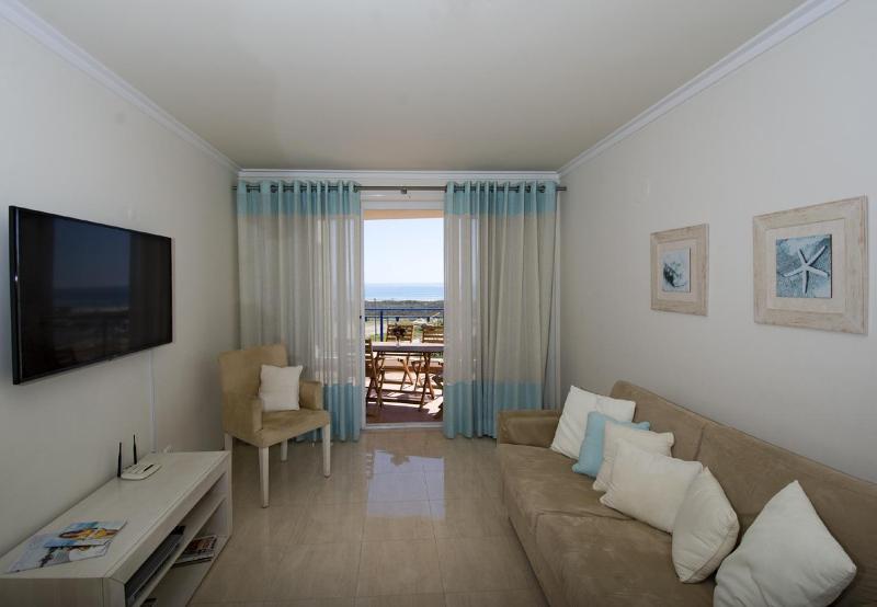 LGS65T2 Luxuoso T2 frente praia em condominio - image 10