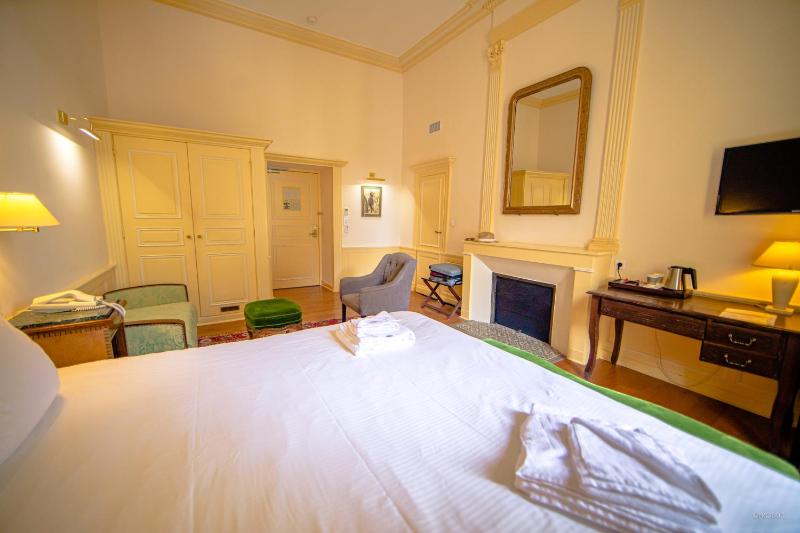Standard Twin/Double Room image 2