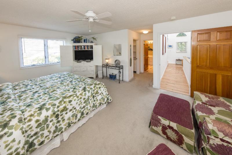Fairbanks House with beach access just steps from your front door - image 14