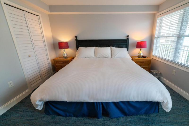 One-Bedroom Apartment with Balcony image 4