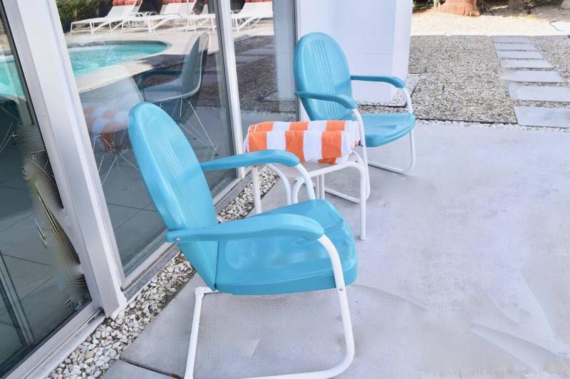 Live the Mid Mod Life at Mariposa Palms - image 18