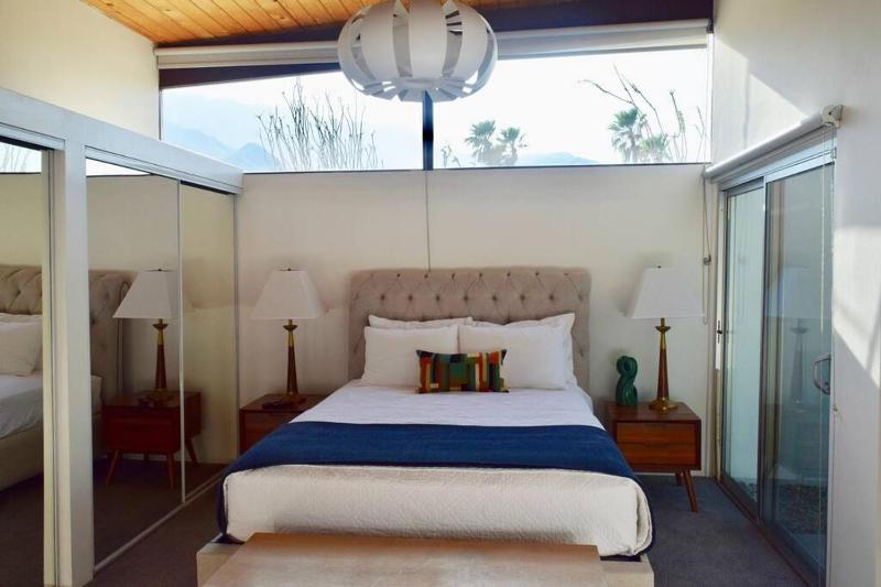 Live the Mid Mod Life at Mariposa Palms - image 41