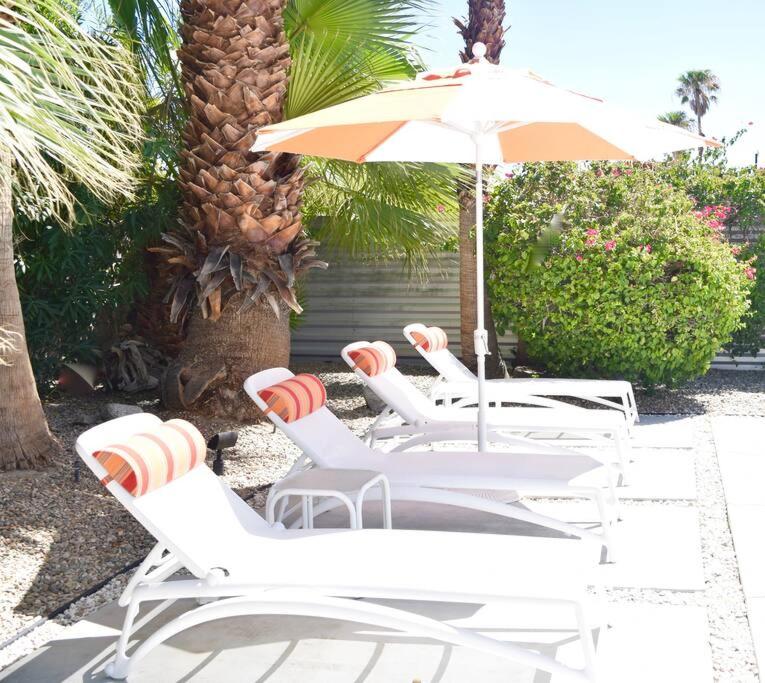 Live the Mid Mod Life at Mariposa Palms - image 17