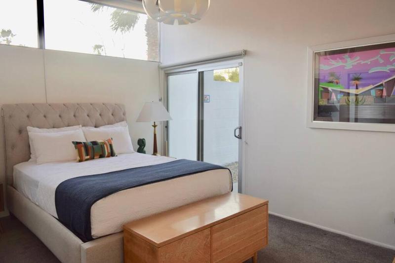 Live the Mid Mod Life at Mariposa Palms - image 42