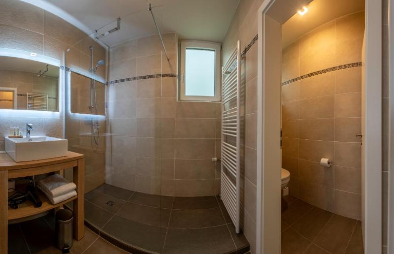 Deluxe Double Room  image 3