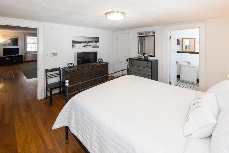 23rd Street White House - image 34