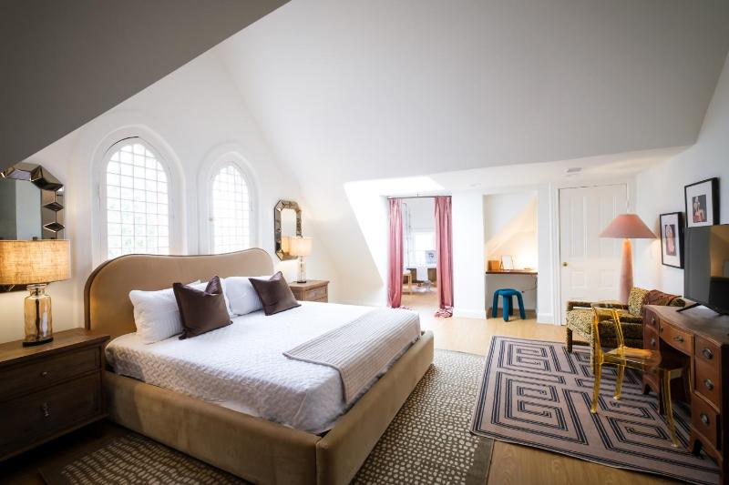 King Room image 3