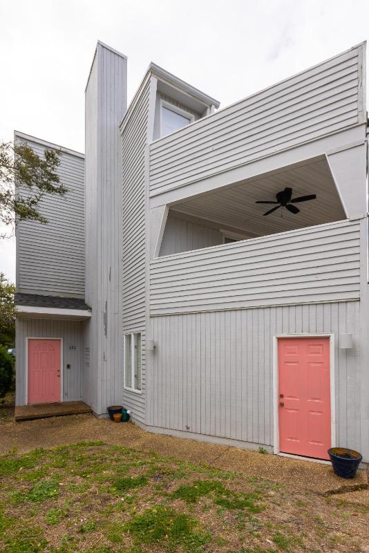 Coral Beach House - North End VB - image 2