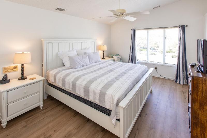Coral Beach House - North End VB - image 17