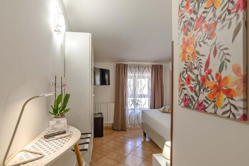 Single Room image 1