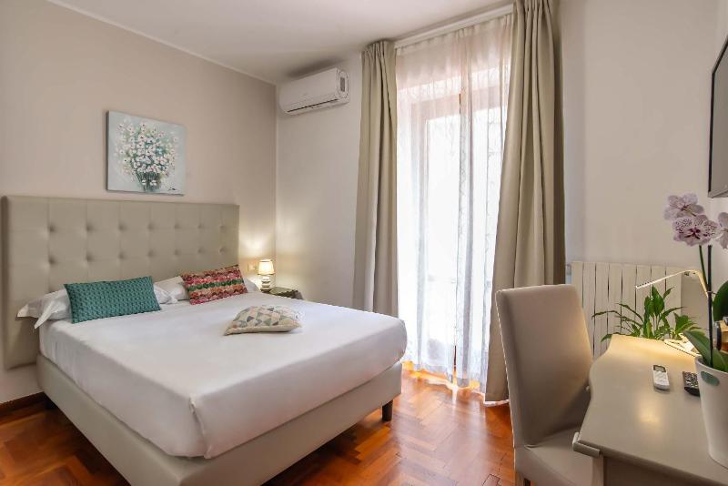 Small Double Room image 1