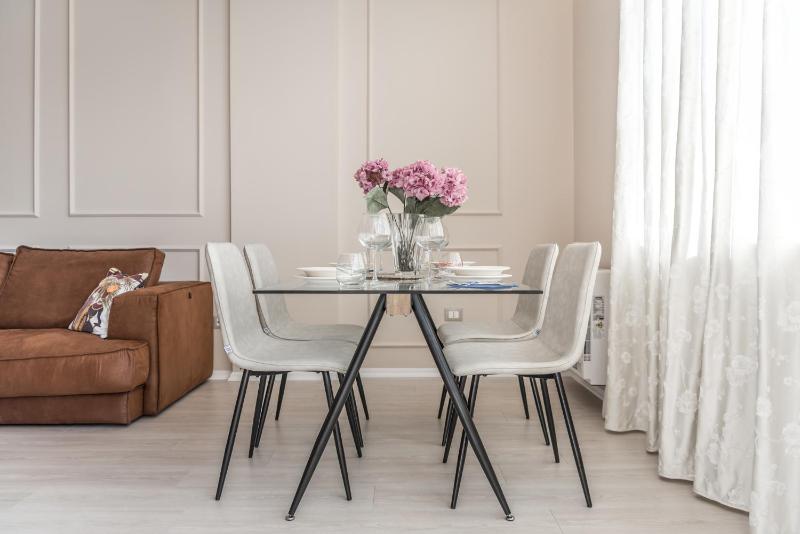 Luxury Block District Apartment - image 14