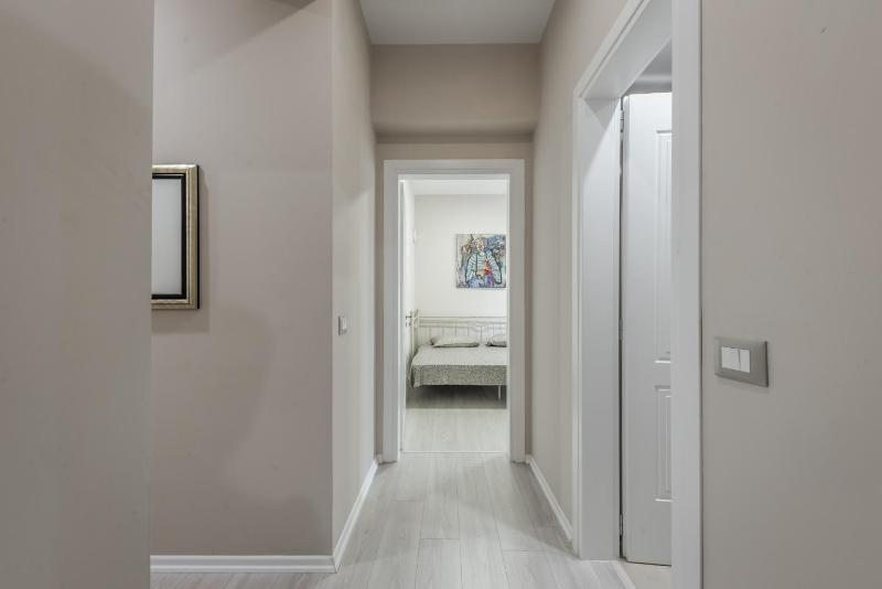 Luxury Block District Apartment - image 10