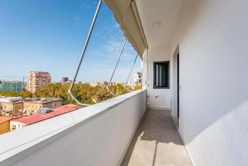 Luxury Block District Apartment - image 4