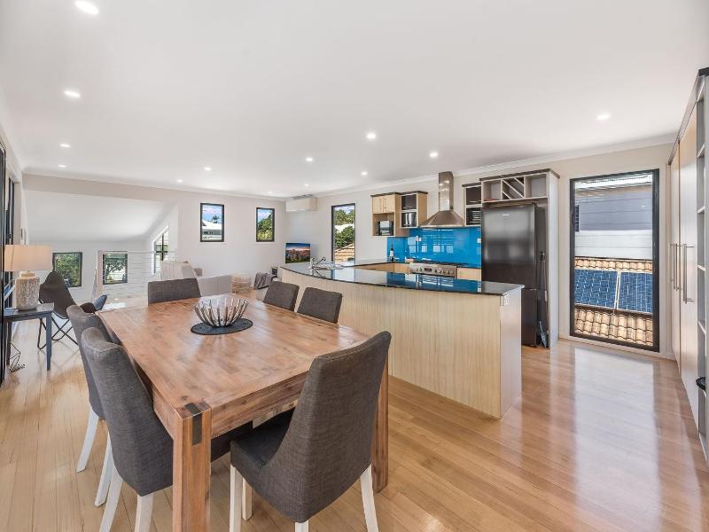 22 Seaview Terrace Moffat Beach - image 15