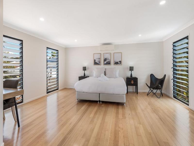 22 Seaview Terrace Moffat Beach - image 5