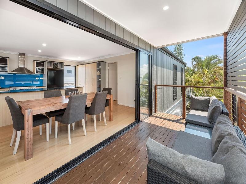 22 Seaview Terrace Moffat Beach - image 7