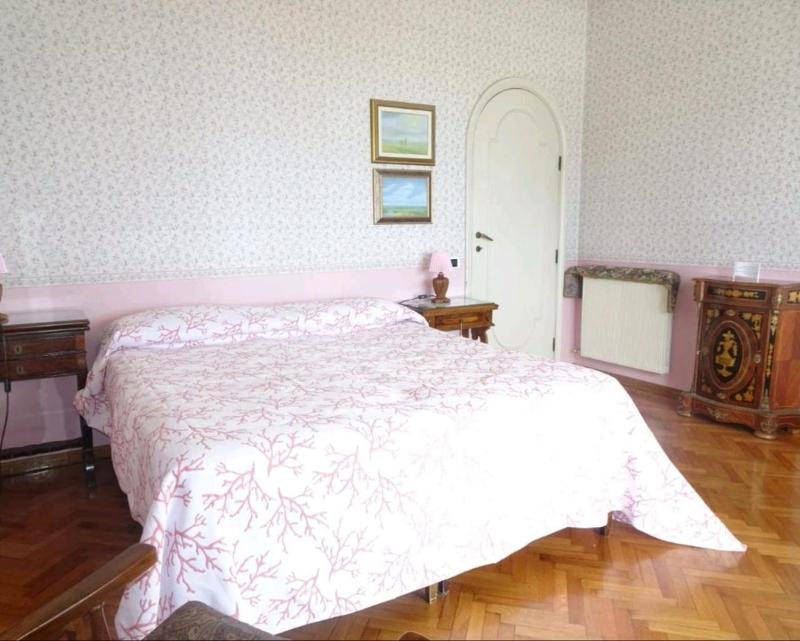 Double Room with Balcony and Sea View image 4