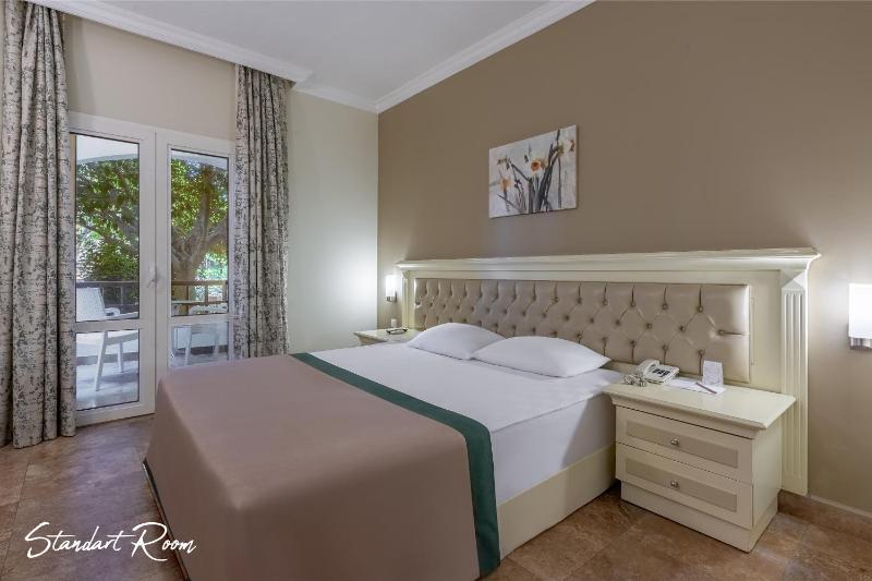 Standard Double or Twin Room image 1