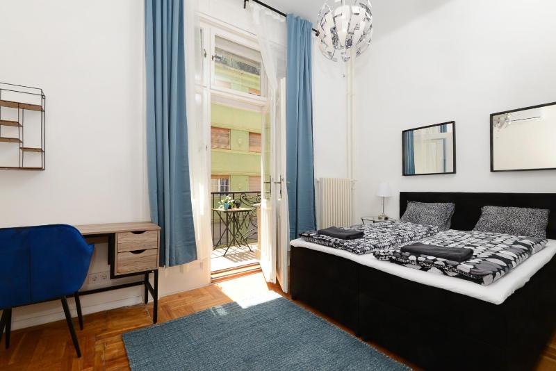 Akacfa 7 City Center Beautiful Apartment - image 5