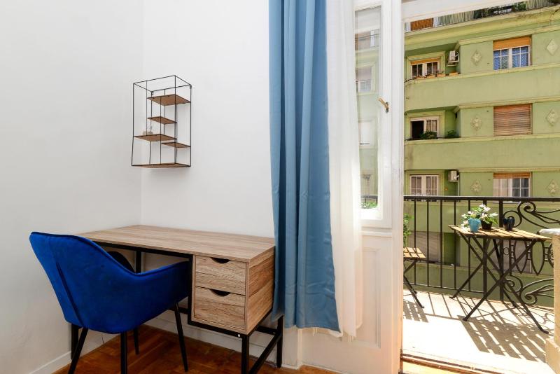 Akacfa 7 City Center Beautiful Apartment - image 6