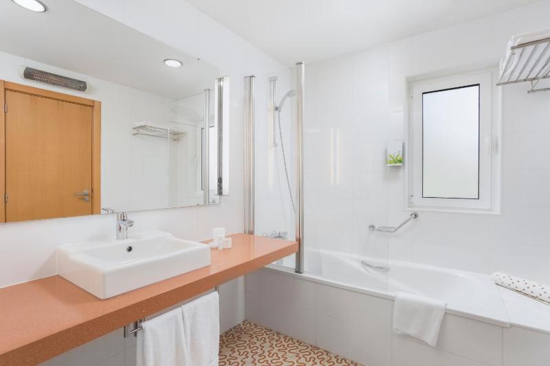 Premium Two-Bedroom Apartment image 3