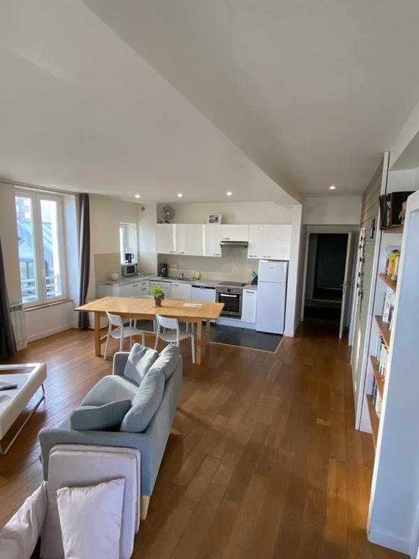 Two-Bedroom Apartment with Terrace and Sea View image 1