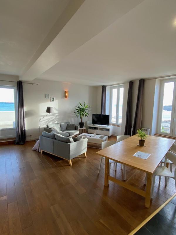 Two-Bedroom Apartment with Terrace and Sea View image 3