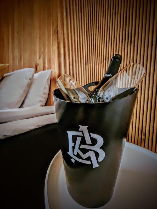 Deluxe Double Room image 4